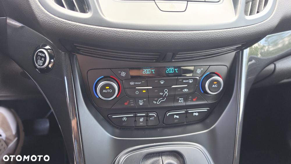 Ford Kuga 2.0 TDCi 4x4 Titanium - 28