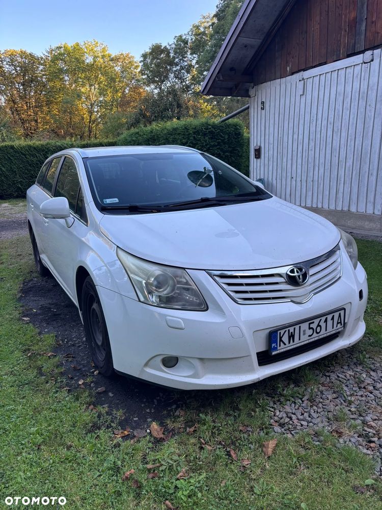 Toyota Avensis 1.6 Luna - 1