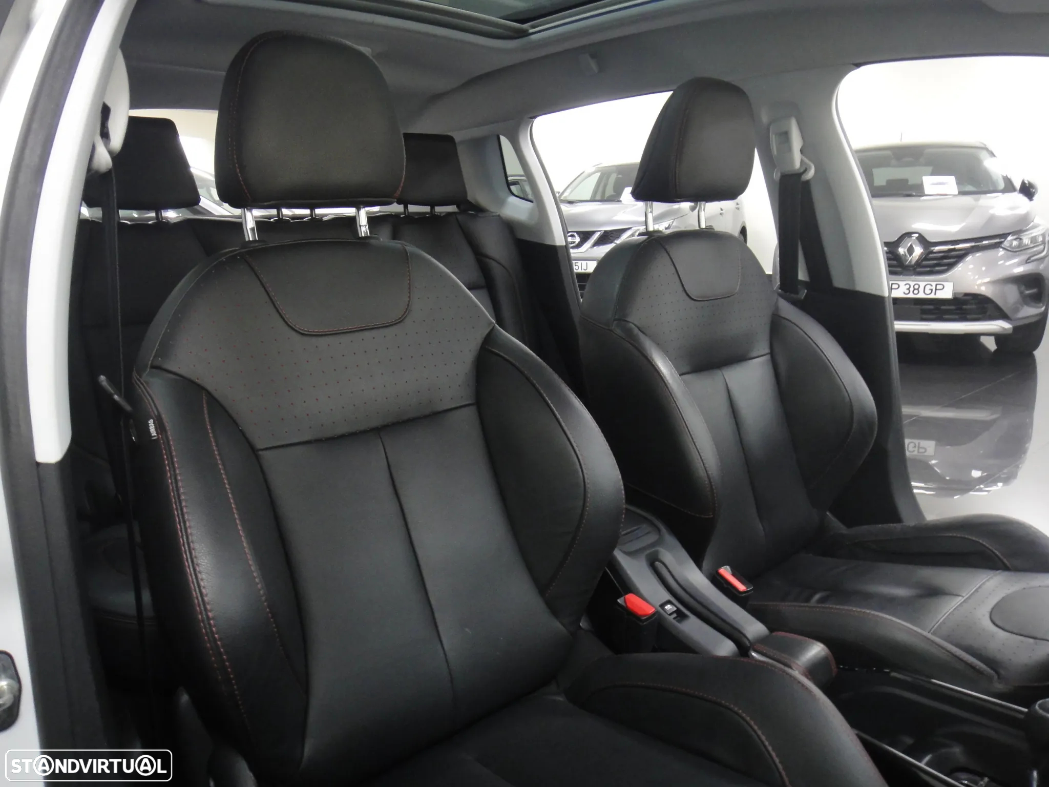 Peugeot 2008 1.2 PureTech GT Line EAT6 - 24