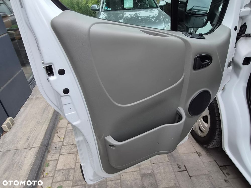 Opel Vivaro 2.0 dCi limatyzacja Elektryczne Szyby Gwarancja - 20