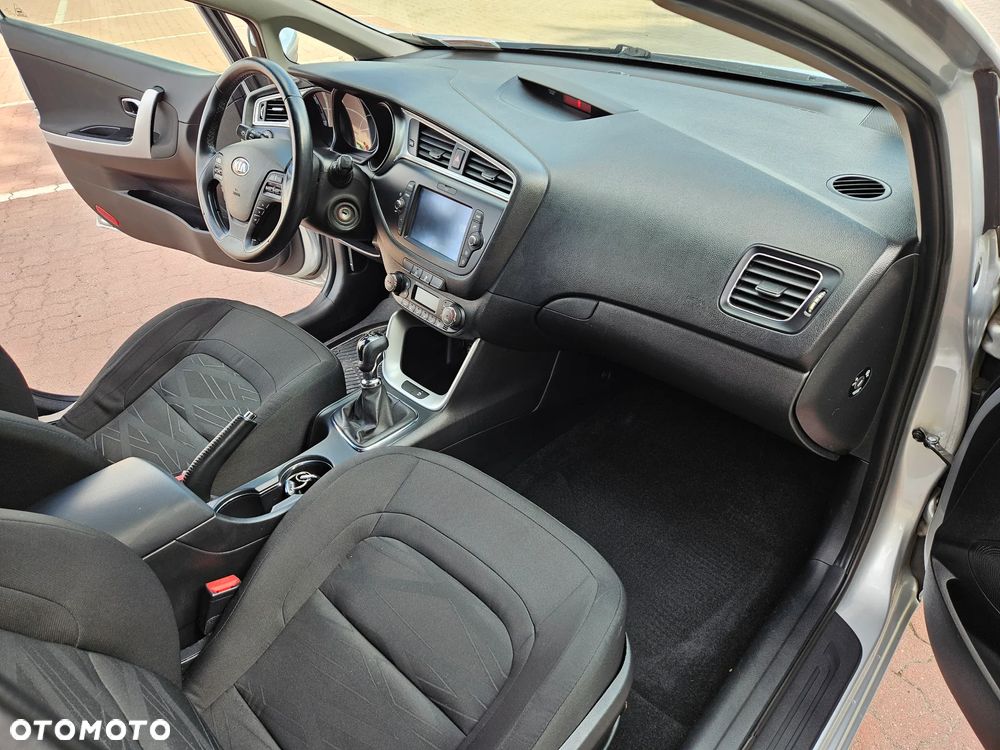 Kia Ceed 1.6 GDI L Business Line - 10
