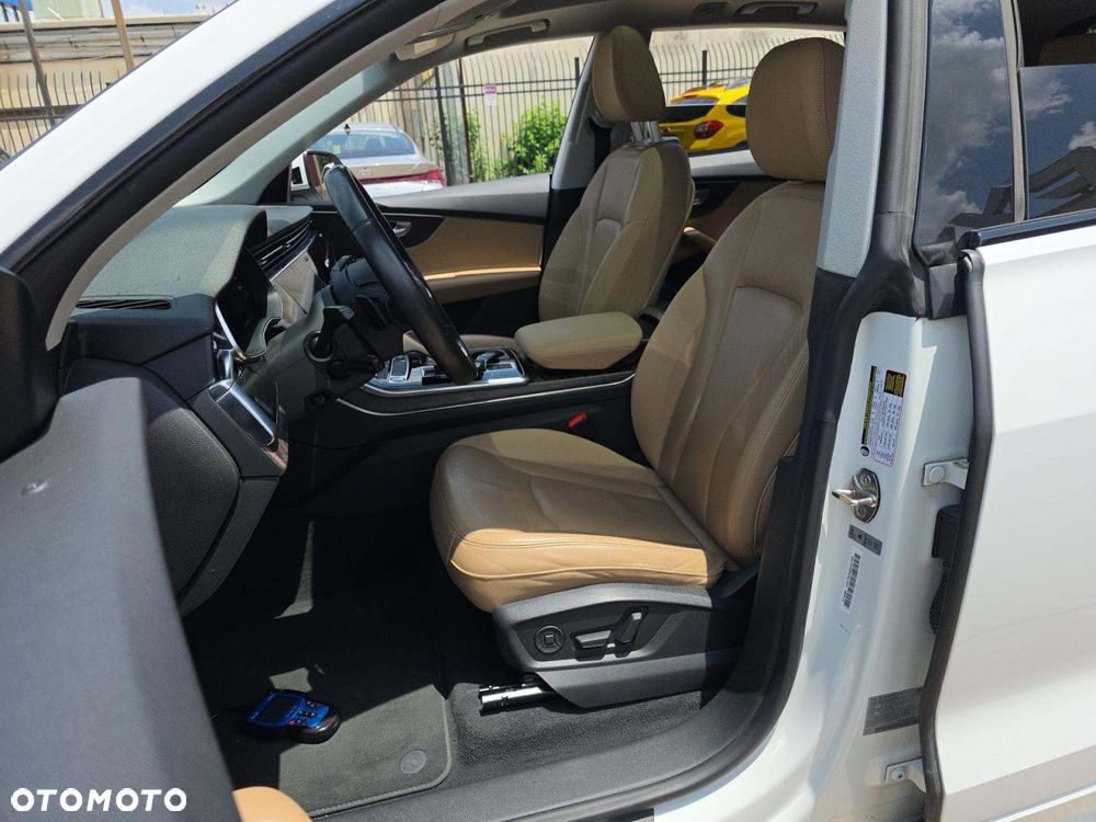 Audi Q8 55 TFSI mHEV Quattro Tiptronic - 6