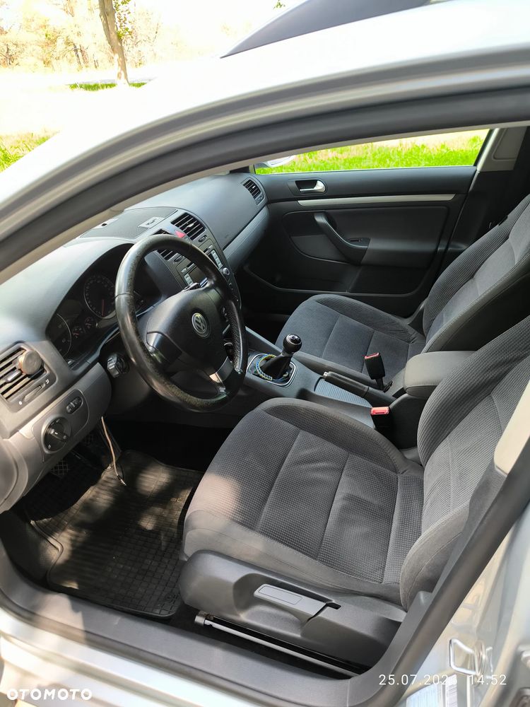 Volkswagen Golf 2.0 TDI Comfortline - 32