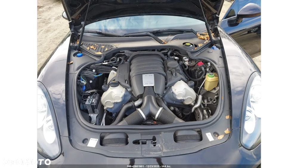 Porsche Panamera - 12