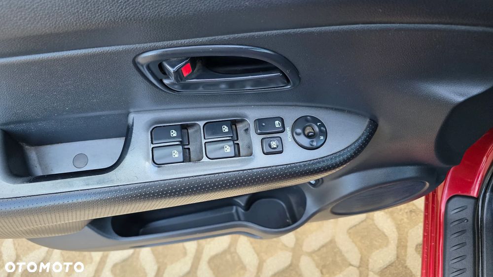 Kia Carens 2.0 CVVT EX Top - 20