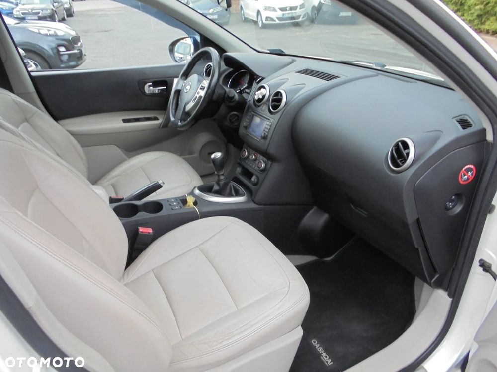 Nissan Qashqai+2 2.0 dCi DPF tekna - 12