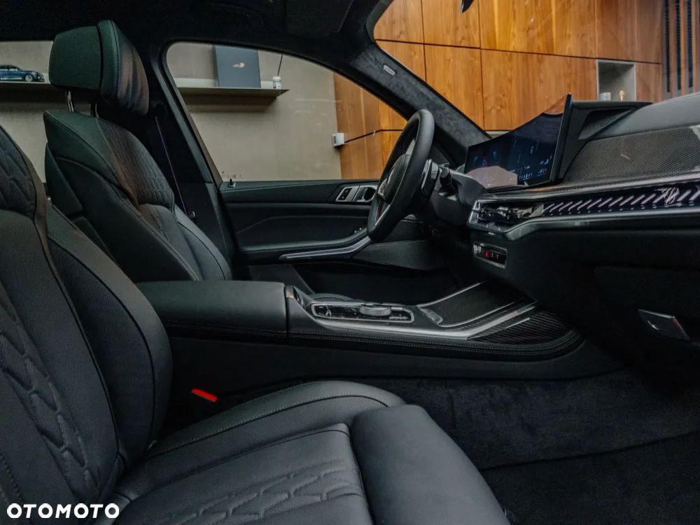 BMW X7 M60i xDrive - 9