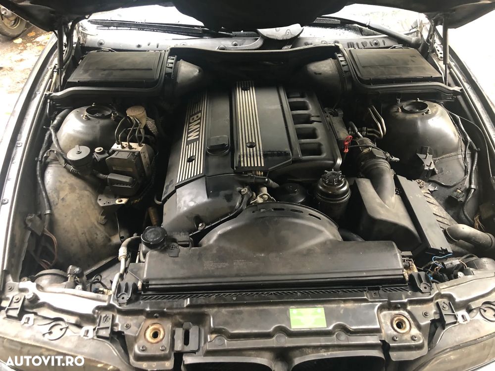 Dezmembrez Bmw Seria 5 E39 520i negru benzina an 2000 - 7