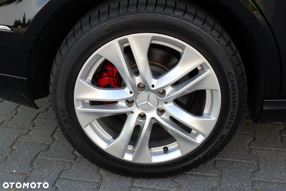 Mercedes-Benz Klasa E 200 CGI BlueEffICIENCY Avantgarde - 31