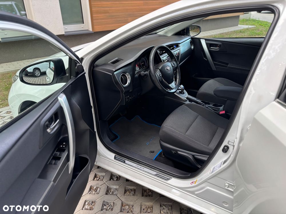 Toyota Auris - 13