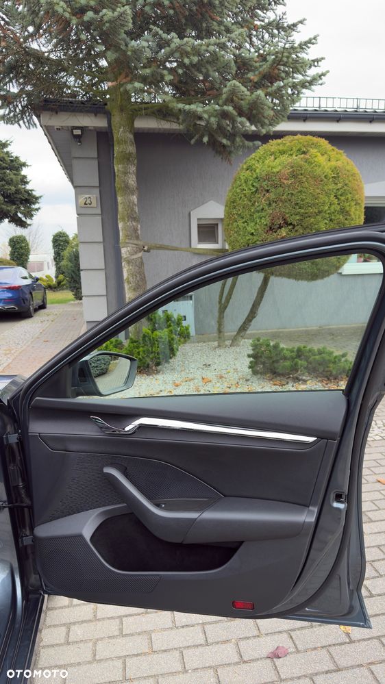 Skoda Octavia 2.0 TDI 4x4 DSG Ambition - 27