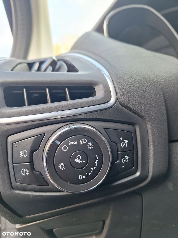 Ford Focus 1.6 TDCi DPF Start-Stopp-System Titanium - 9
