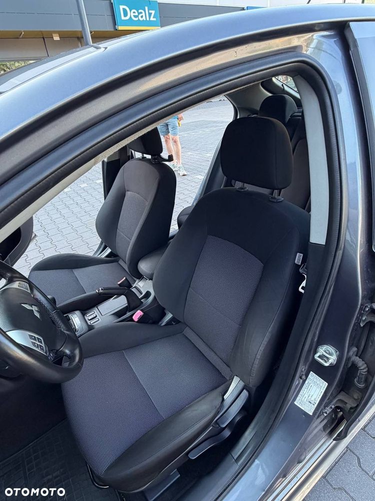 Mitsubishi Lancer 1.8 Intense - 23