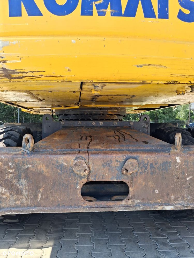 Komatsu PW220-7E0 - 4