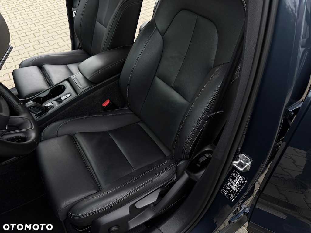 Volvo XC 40 T3 Momentum Pro - 31