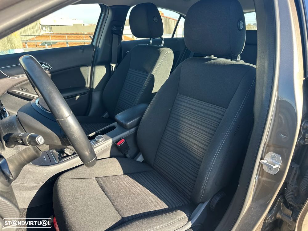 Mercedes-Benz A 180 - 11