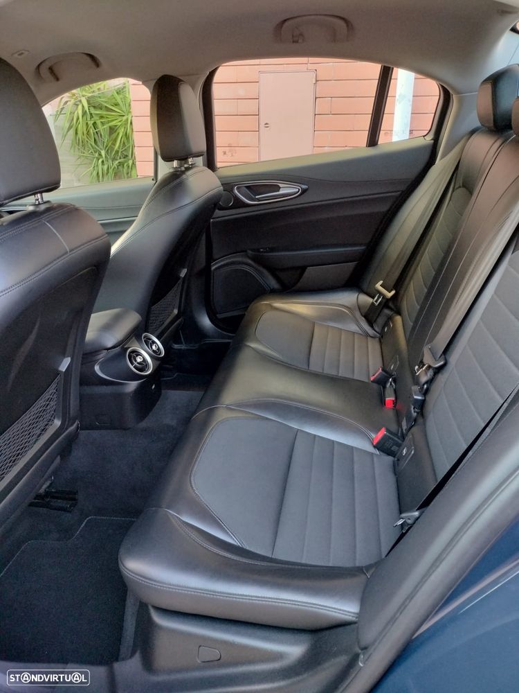 Alfa Romeo Giulia 2.2 D Super - 11