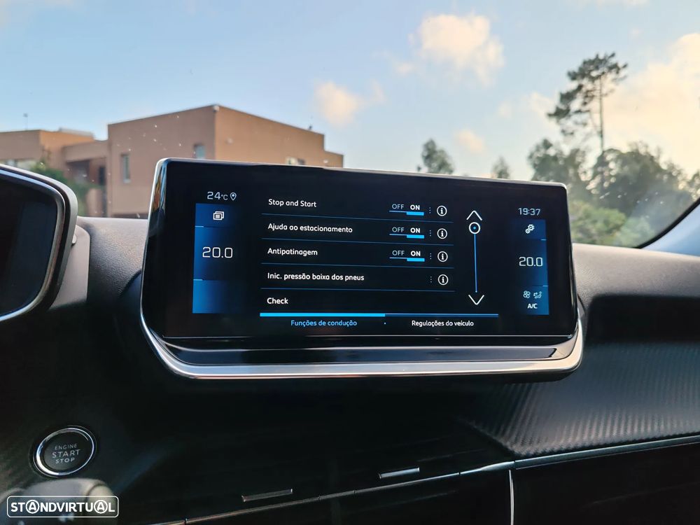 Peugeot 2008 1.5 BlueHDi Allure Pack - 20