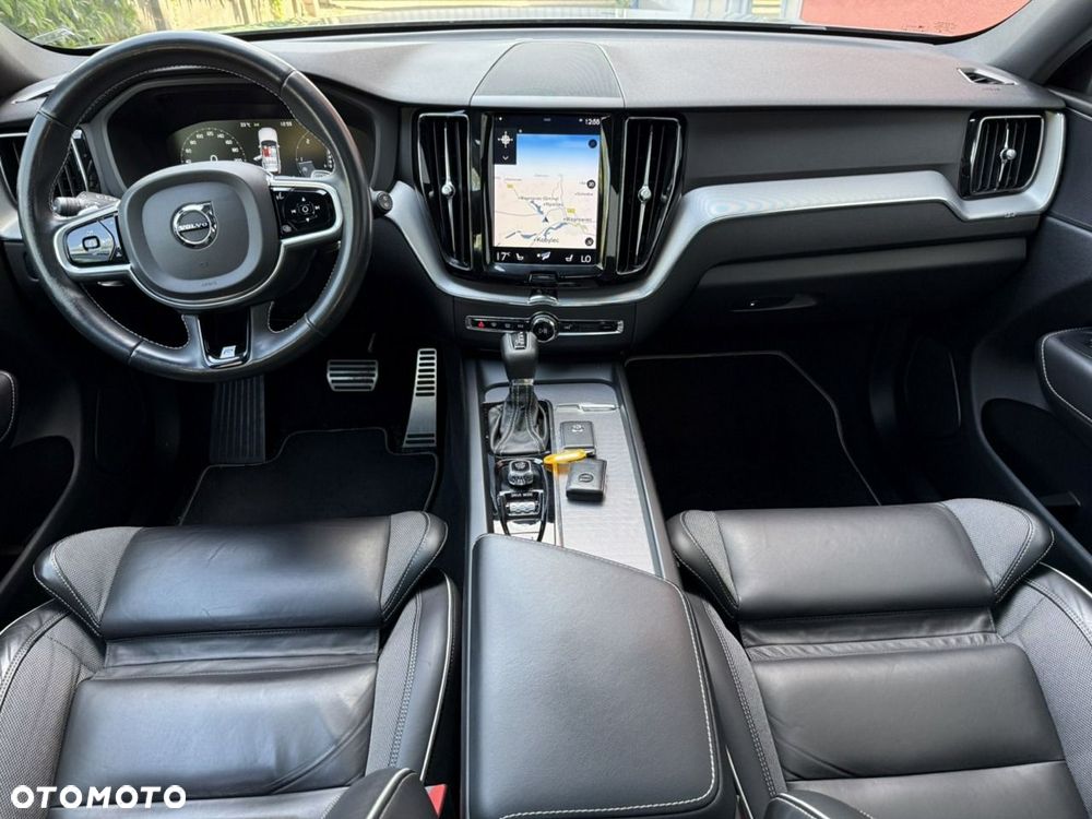 Volvo XC 60 D4 R-Design - 16