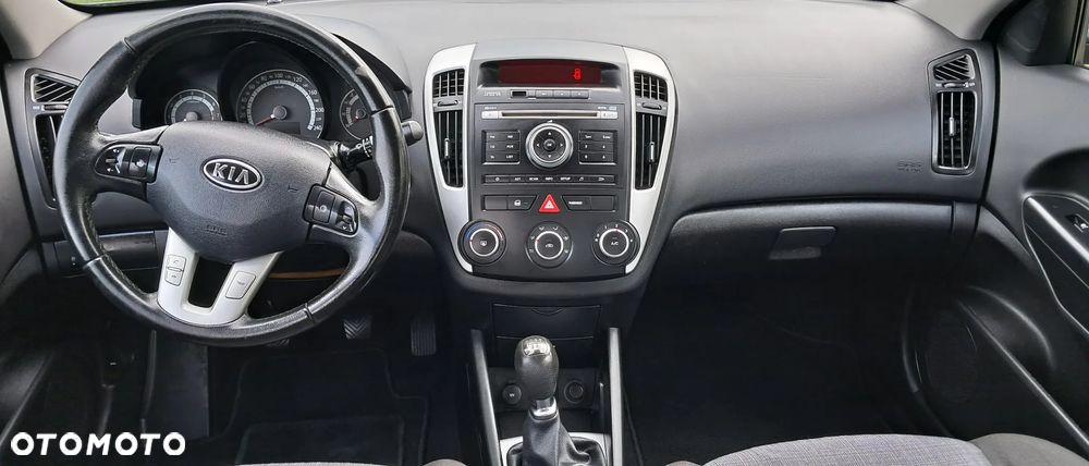 Kia Ceed 1.4 CVVT Attract - 13