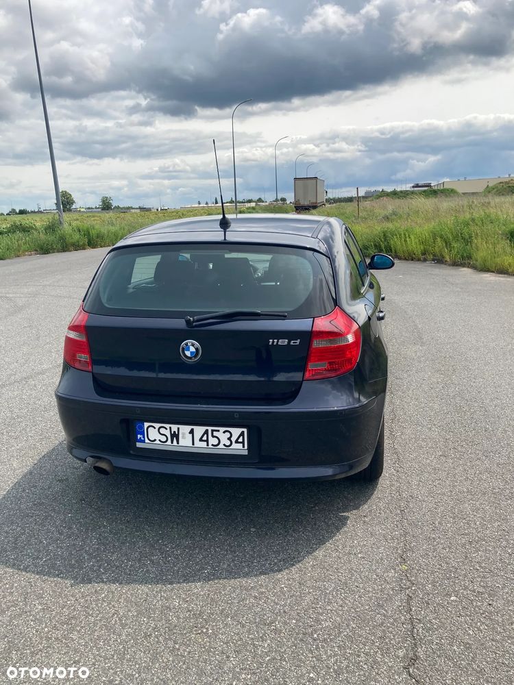 BMW Seria 1 118d - 4