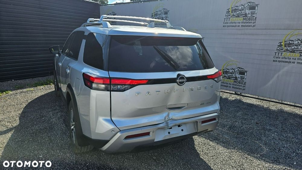 Nissan Pathfinder - 16