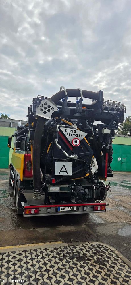 Mercedes-Benz AROCS - 8