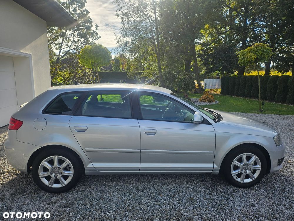 Audi A3 Sportback 1.8 TFSI Attraction - 8