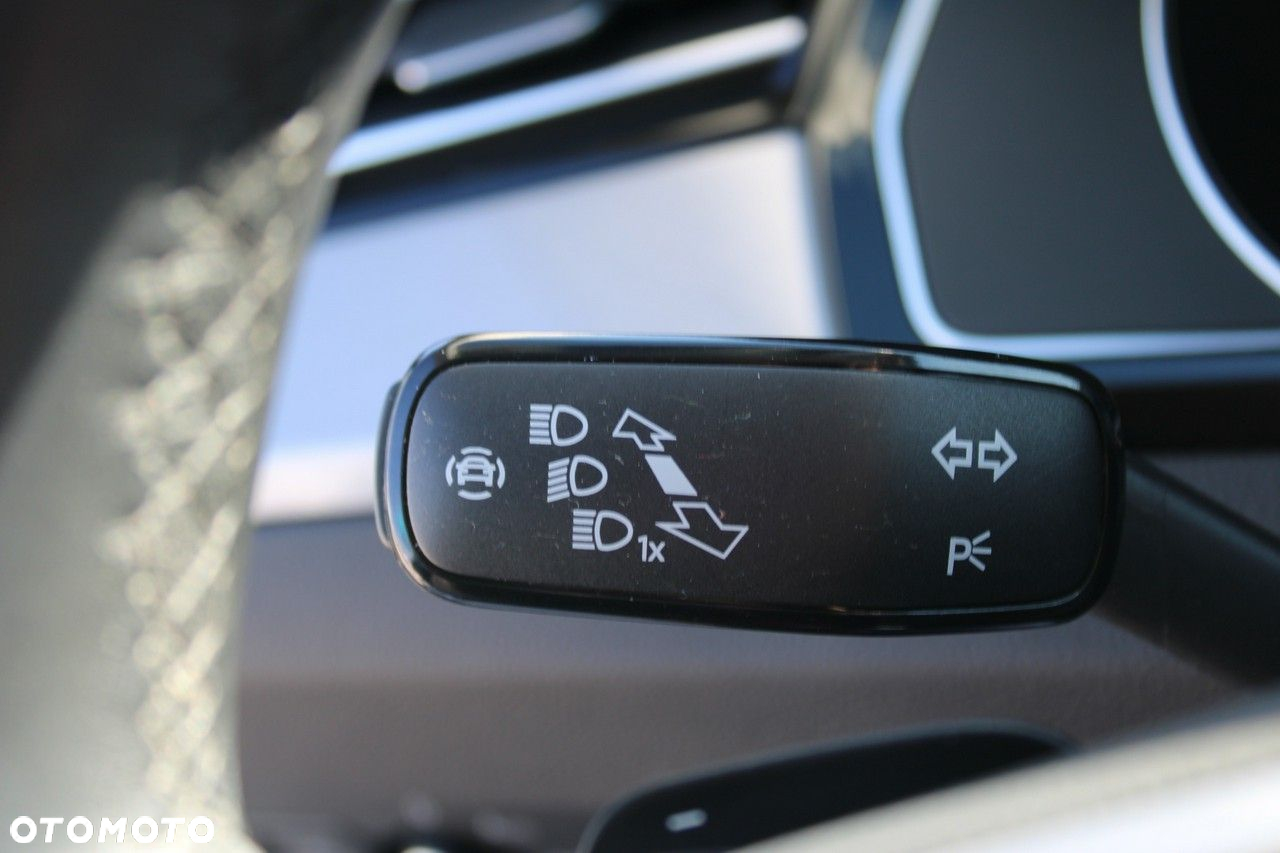 Volkswagen Passat - 18