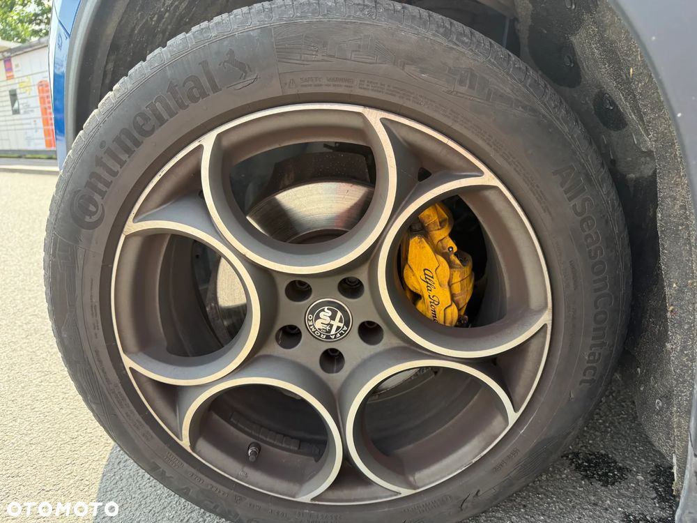 Alfa Romeo Stelvio 2.0 Turbo TI Q4 - 14
