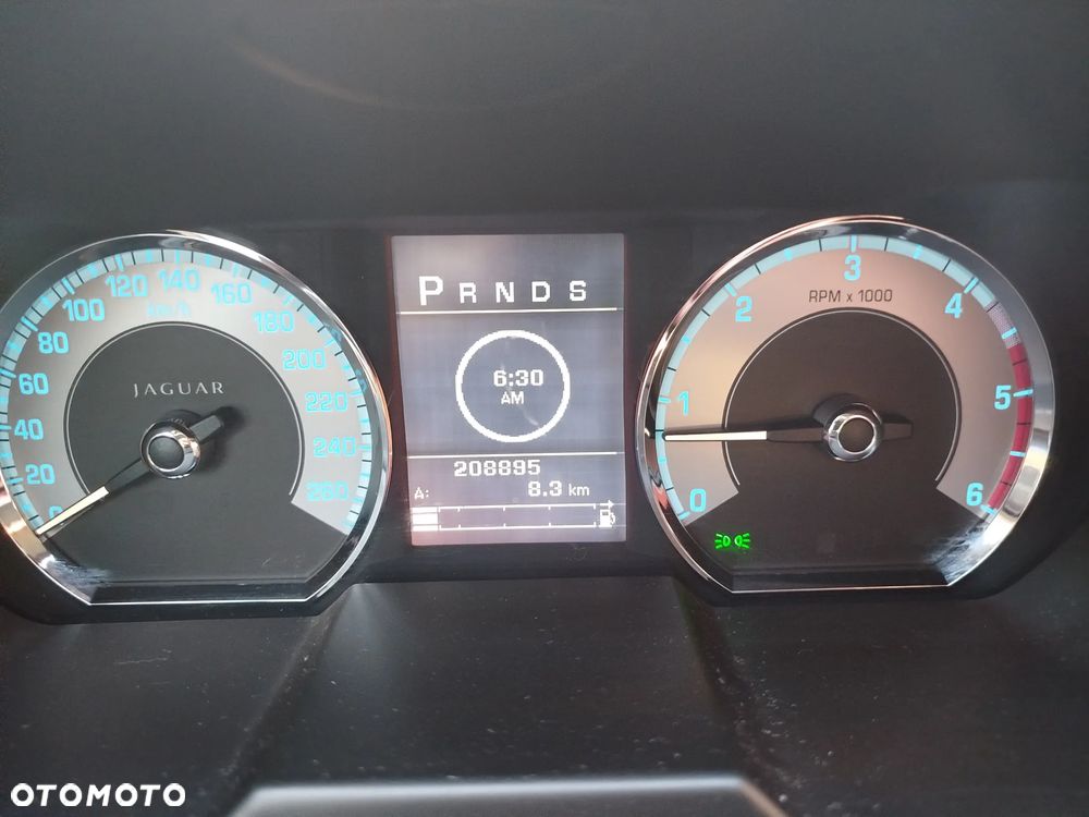 Jaguar XF 3.0 V6 D Luxury - 9