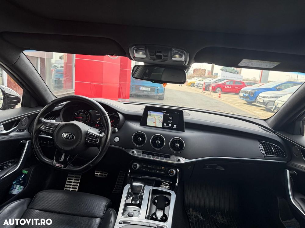Kia Stinger 2.0 T-GDI RWD GT Line - 11