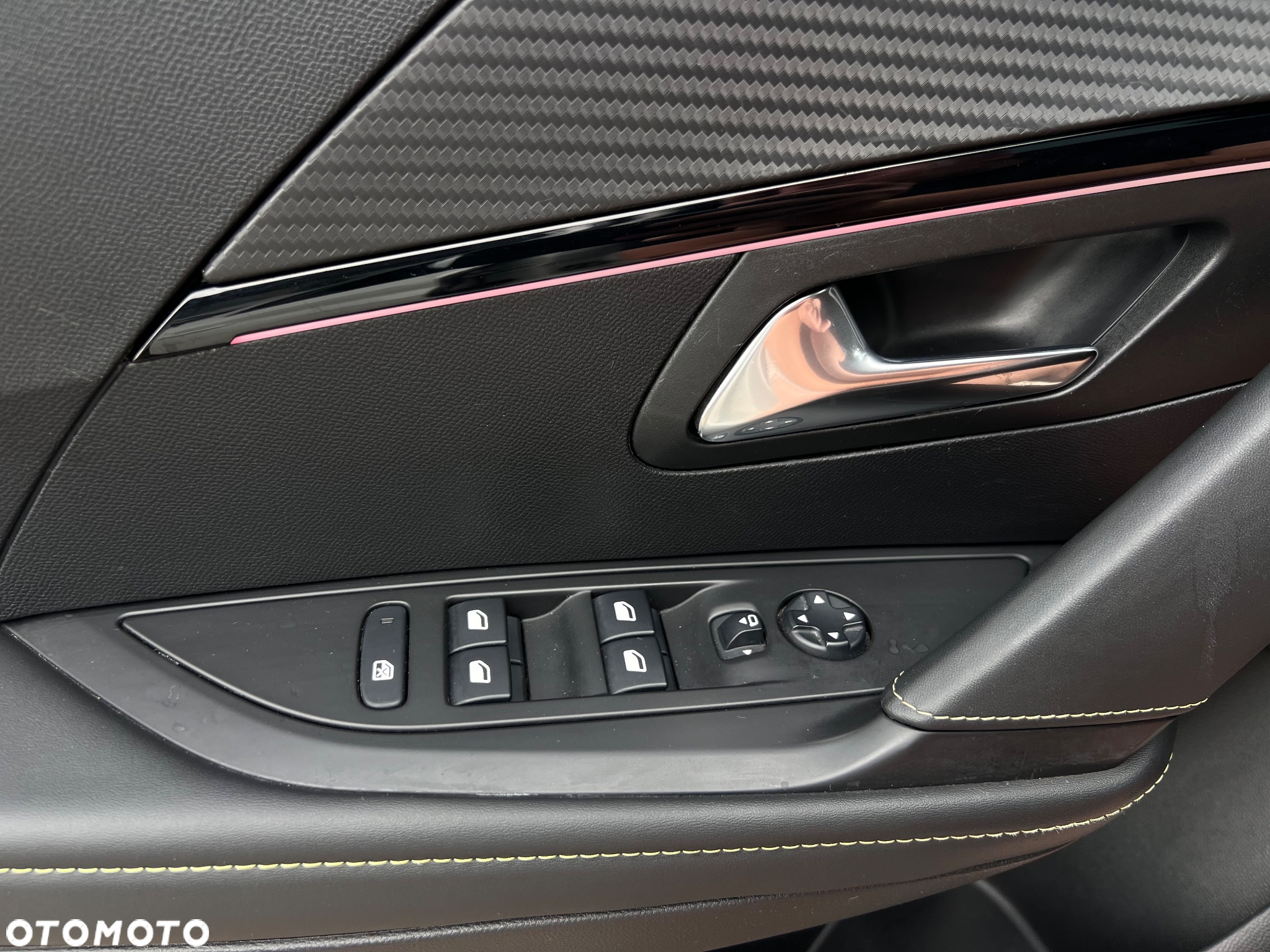 Peugeot 208 PureTech 100 EAT8 GT - 14
