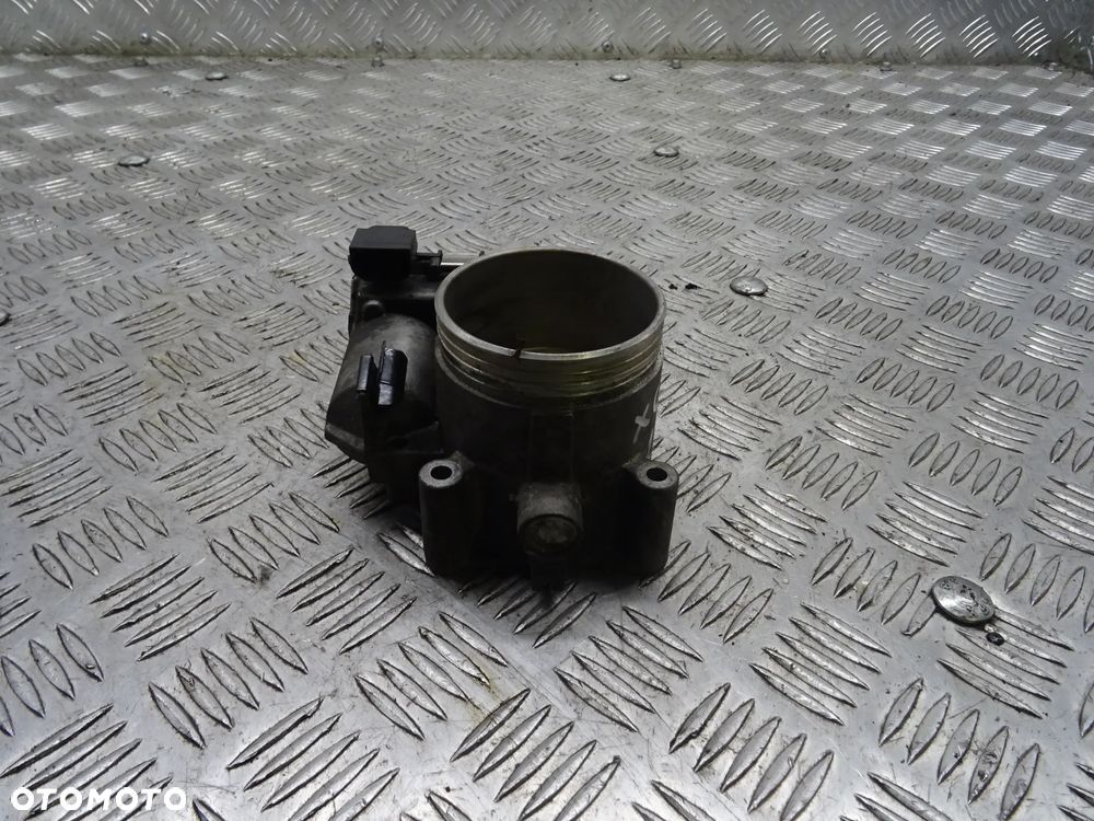 VOLVO XC70 01-07 2.5T 210KM PRZEPUSTNICA 30711553 - 3