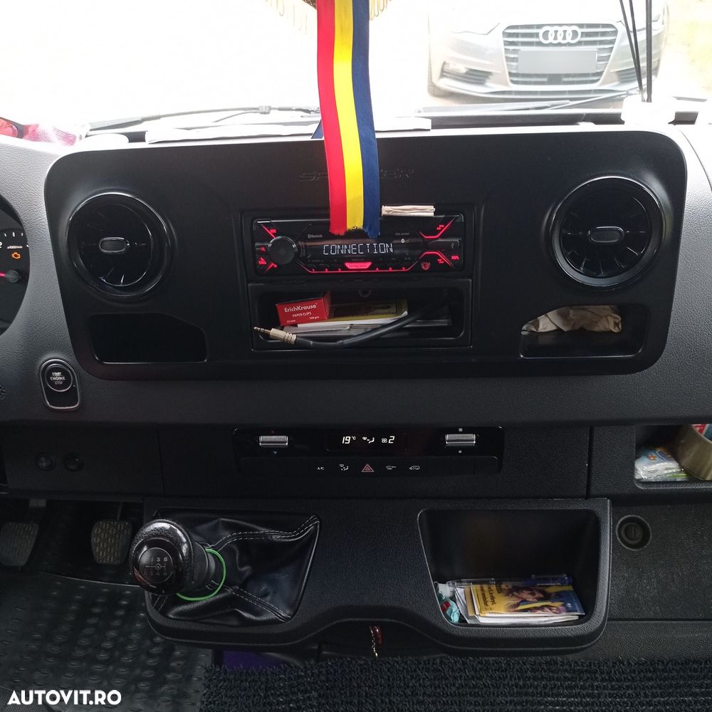 Mercedes-Benz Sprinter - 9
