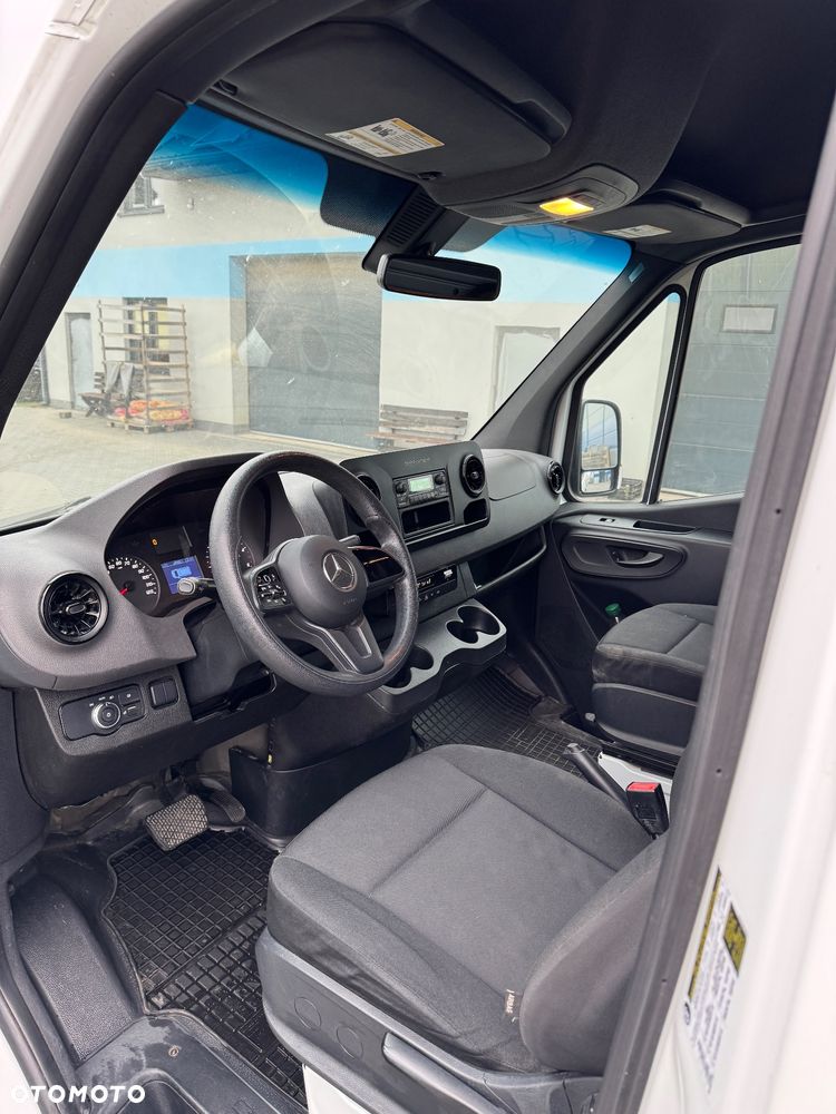 Mercedes-Benz Sprinter - 17