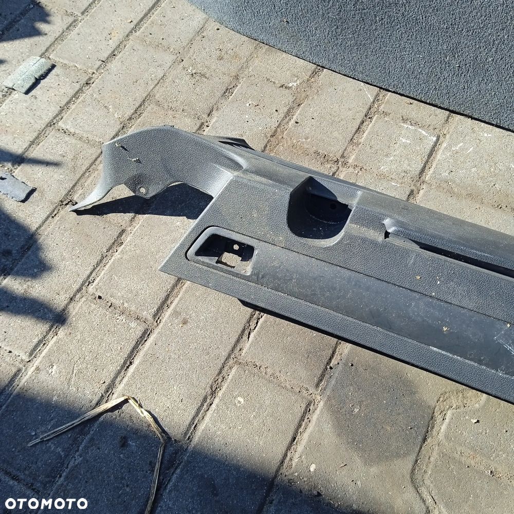 Prowadnica rolety skoda 3T9867761 - 2