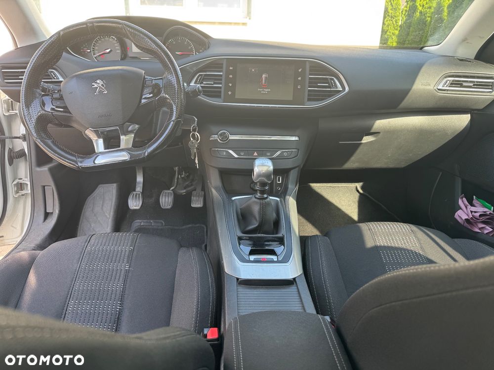 Peugeot 308 1.2 PureTech Allure S&S - 6