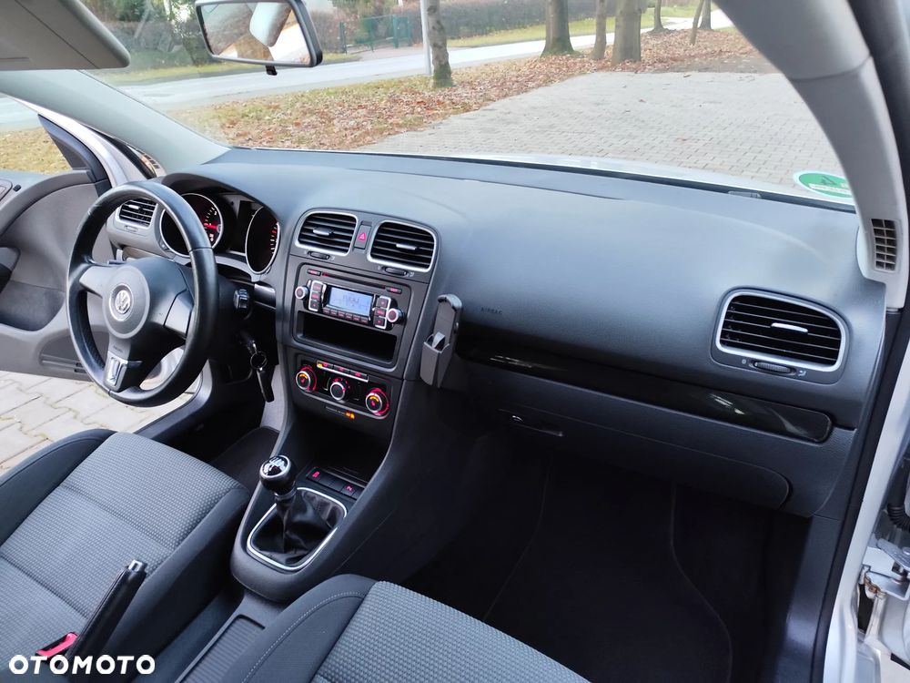 Volkswagen Golf 1.6 TDI DPF Comfortline - 29