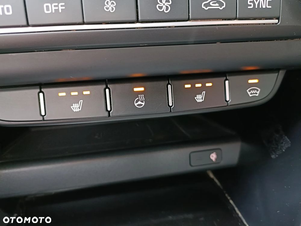 Kia XCeed 1.5 T-GDI Prestige Line DCT - 24