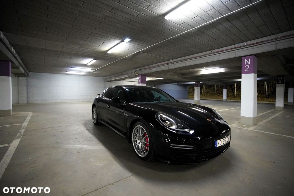 Porsche Panamera GTS - 1