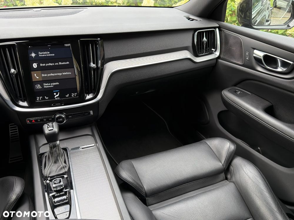 Volvo V60 T6 AWD Geartronic R-Design - 22
