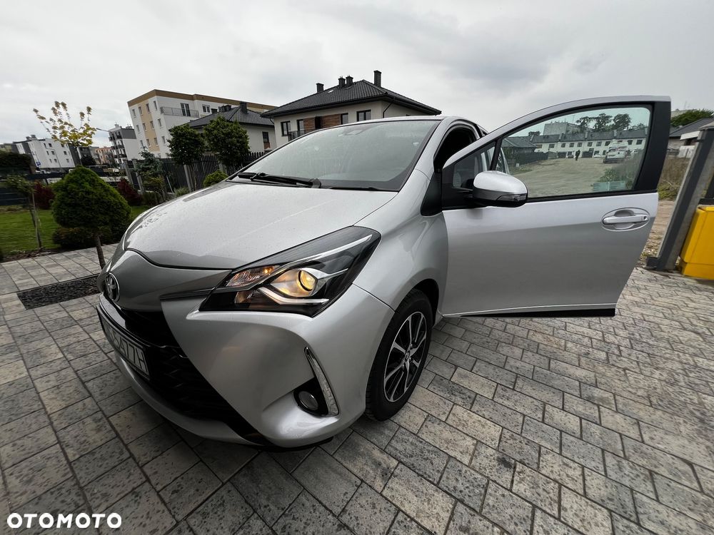 Toyota Yaris 1.5 Premium - 1