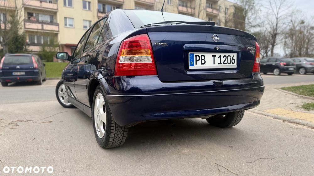 Opel Astra - 4