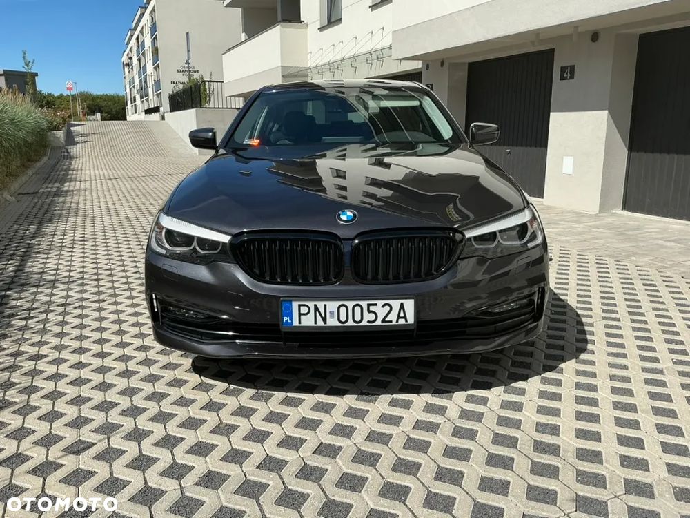 BMW Seria 5 520d Sport Line - 2