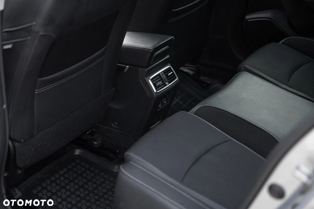 Renault Megane 1.3 TCe FAP Techno EDC - 29