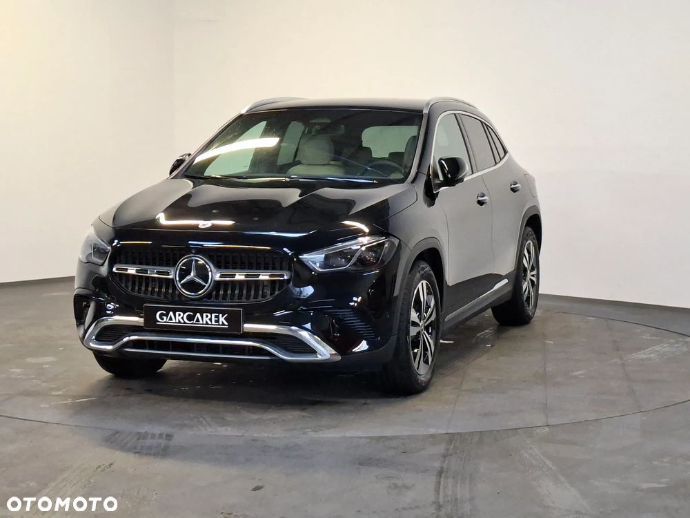 Mercedes-Benz GLA 200 Progressive - 1