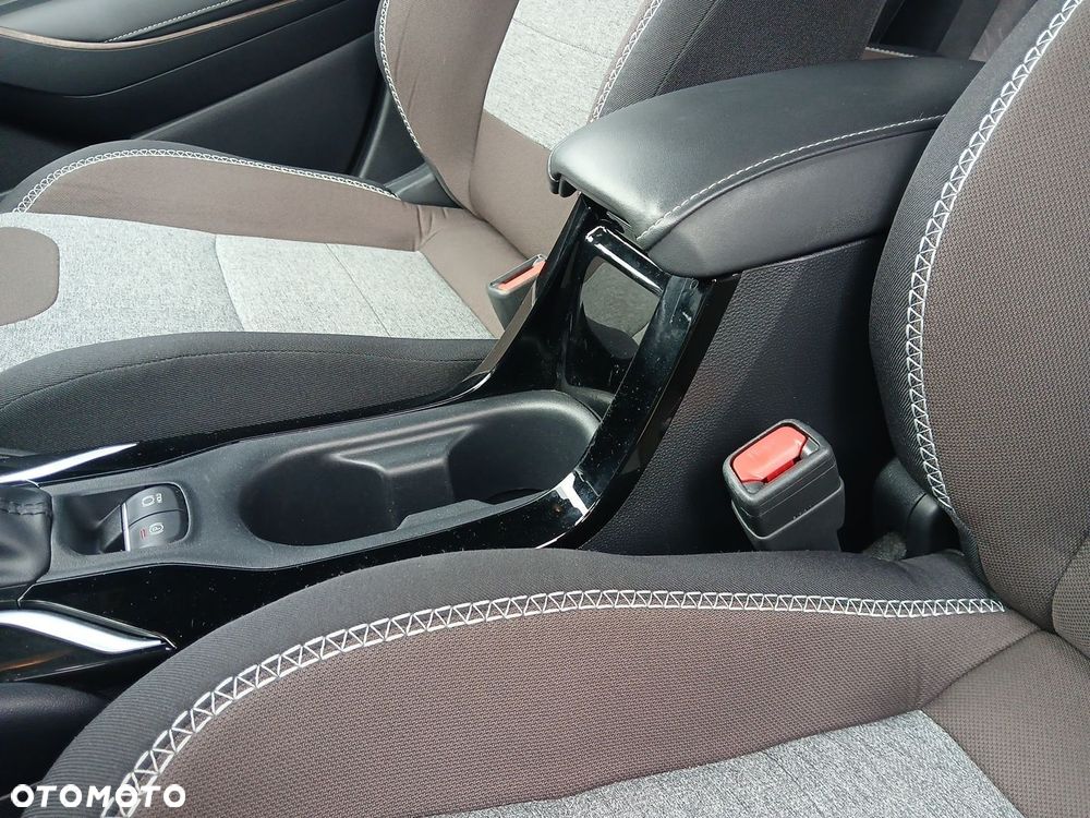 Toyota Corolla 2.0 Hybrid Trek - 37