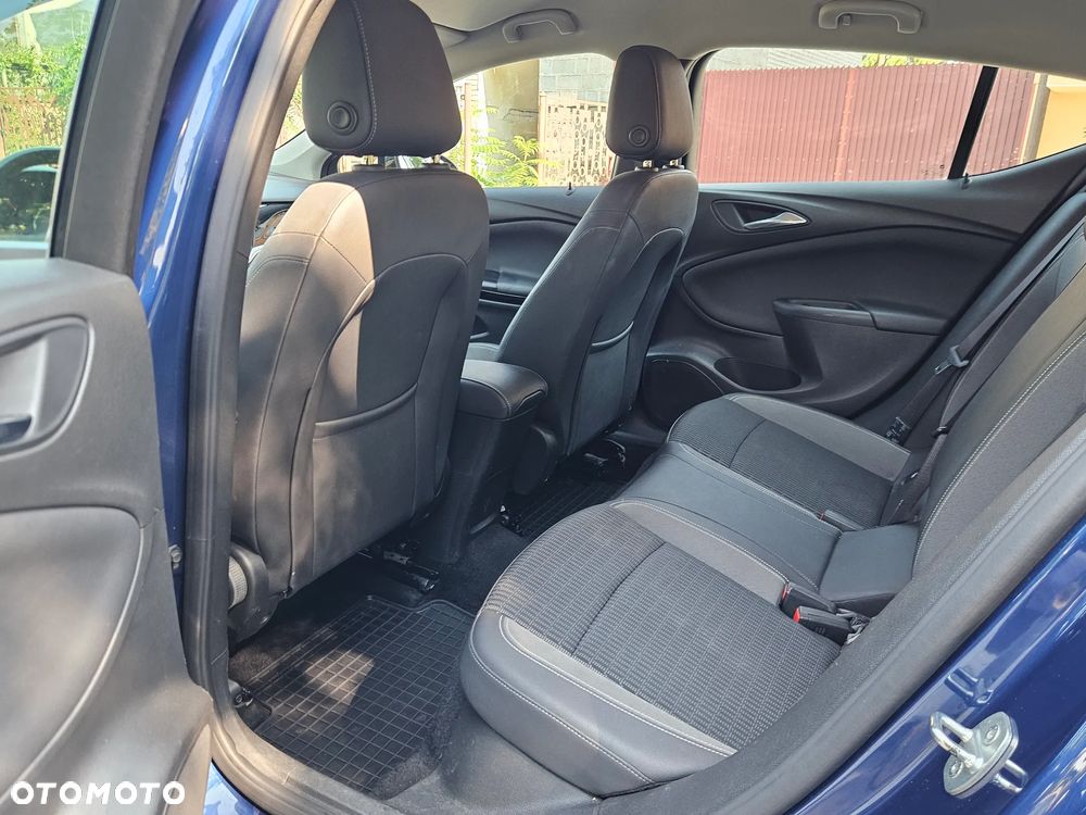 Opel Astra 1.2 T S&S - 10