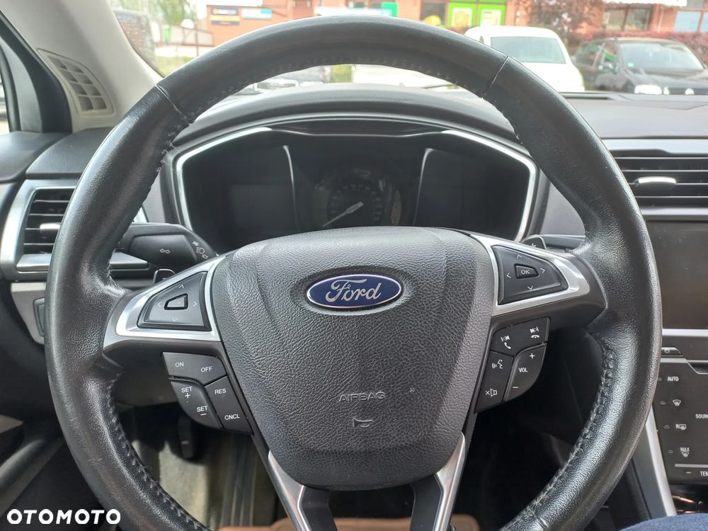 Ford Fusion 2.0 EcoBoost Titanium - 9